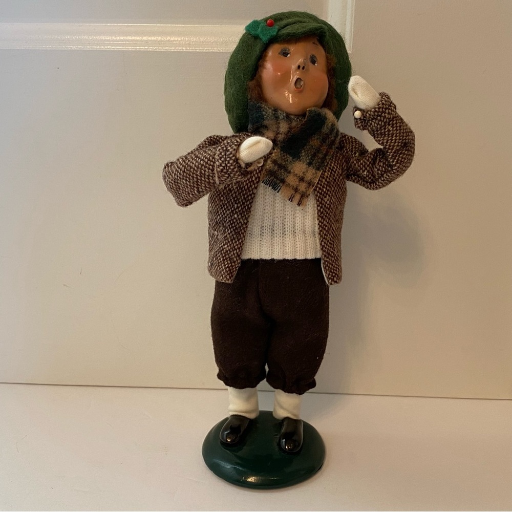 BYERS’ CHOICE CAROLER VINTAGE MAN 1997 HOME HOLIDAY BROWN WHITE CLOTHES USA